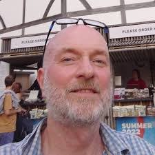 Dave Cryer's Instagram, Twitter & Facebook