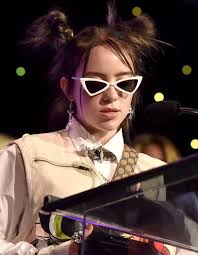 Alright, move down to my feet! Is Billie Eilish S Style Inspired By Jojo S Bizarre Adventure Billie Eilish Outfits