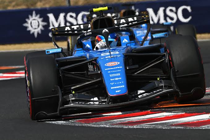 Williams radio outage shows Oscar Piastri owes Carlos Sainz an apology  after Hungary spat
