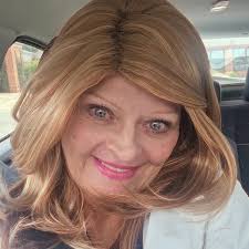 Hi to u and No I'm not married I've never been married!!