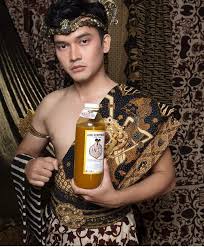 Untuk trailer full film profil ikbal fauzi dibawah ini Mrvvip On Twitter Pesinetron Ikbal Fauzi Exposed His Nipple In Traditional Outfit Selebwatch