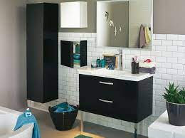 D'ailleurs pour anabel messens, il est préférable d'avoir des accents noirs sur des murs blancs parce que le noir domine. La Salle De Bains S Habille En Noir Et Blanc Elle Decoration