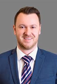 Ashley Henning's Instagram, Twitter & Facebook