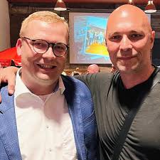 Das Scheunenquiz bei Miermann😎 Am Freitag, den 24.10. ist es wieder  soweit. Wir kommen mit unserem Kneipenquiz wieder in die Scheune🥳 Sucht  euch ein Team und tretet gegen andere Teams in einem