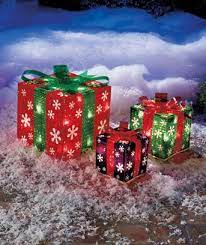 Winter window boxes christmas window boxes outside christmas decorations christmas planters christmas porch christmas projects christmas holidays christmas wreaths holiday decor. Outdoor Lighted Gift Boxes Christmas Gifts For Everyone