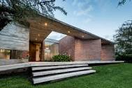 b+c House / Barella Arquitectura | ArchDaily