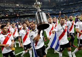 Así fue el banderazo de aliento al plantel de #river en su camino a la bombonera. Libertadores Siempre Que River Plate Fue Campeon Tuvo Uruguayos En Su Plantel