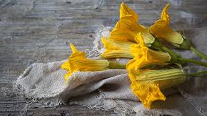 Flowers may varies and depends on the harvest. Edible Flowers 101