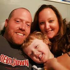 Jaclyn Ewing's Instagram, Twitter & Facebook