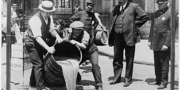 Mobsters, Speakeasies and Bribes: Chicago During Prohibition – Fourteen East