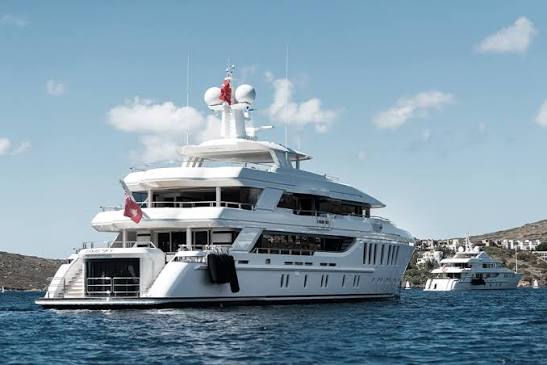 CMB Yacht | LIQUID SKY - CMB Yachts