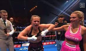 OnlyFans boxer Daniella Hemsley flashes boobs after winning fight as fans  stunned 