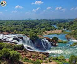 Crocodile River In South Africa The Crocodile River Is A Large River Traversing Mpumalang South Africa Holidays South Africa Tours African Safari Vacations