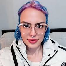 54 anos. Alessandra Negrini. Que mulher minhas amigas. Que mulher! 🤌🏳️‍🌈