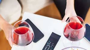 8 uhr mittag 12 uhr abend gegen 18 uhr, daher würde ich auch so den rhythmus anstetzen das natürlich manche leute um 8 schon 2,5 std. Ein Glaschen Am Abend Am Besten Nur Ab Und An Gesundheit