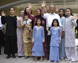 Beliau juga digelar sebagai bapa kemerdekaan negara kerana usaha beliau mendapatkan kemerdekaan malaysia dari tangan british secara aman. Kenali Perdana Menteri Ke 8 Tan Sri Muhyiddin Yassin Semasa Mstar