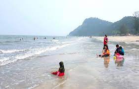 Kisah ni terjadi semasa umur aku dalam lingkungan 20an. Pantai Di Johor Untuk Bercuti Dan Penginapan Menarik