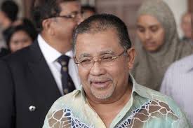 Tan sri mohd isa samad arrives at the kuala lumpur high court complex august 17, 2020. Isa Samad To Find Out On June 16 If He Has To Enter Defence In Felda Case The Star