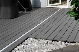 Wpc Terrasse Farbe Antrazit Mit Durchgehend Eingesetzter Lichtleiste Terrasse Beleuchtung Garten B Beleuchtung Garten Terrassenbeleuchtung Beleuchtung