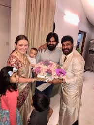 Pawan Wishes Chiru Along With Family Pawan Kalyan Chiranjeevi Family Wishes Celebrity Families Mega Star We need real life leaders in politics, too. family pawan kalyan chiranjeevi