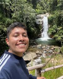 Karina Mesa (@lamoroo09) • Instagram photos and videos