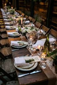 Op Zoek Naar Unieke Tafel Decoratie Kijk Dan Eens Naar Deze Toffe Tafel Decoratie Wie Wilt Family Style Weddings Wedding Table Settings Wedding Table Designs