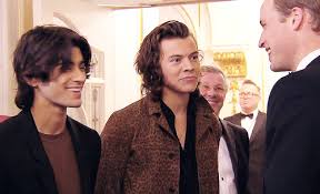 His musical career began in 2010 as a solo contestant on the british music competition series the x factor. The Prince Meeting The Prince Harry Styles Foto 37878391 Fanpop