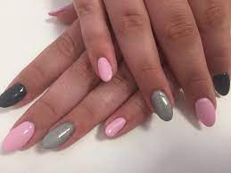 Modèle avec bouche gris pailleté. Rose Gris Paillete Et Gris La Presqu Ile De La Beaute Facebook