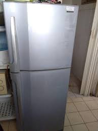 Lebih canggih berbanding model lain. Peti Sejuk Toshiba 2 Pintu No Frost Kitchen Appliances On Carousell