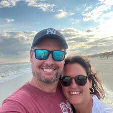 Where can Manchester United fans watch early Saturday or Sunday matches in  the Lowcountry area?