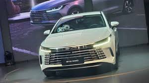 BYD joga preços no chão e vende King mais barato que Virtus