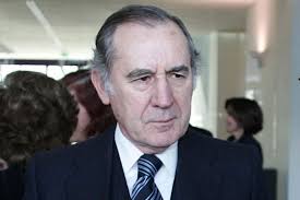 Ramalho eanes irá reflectir sobre convite para presidir às comemorações dos 50 anos do 25 de abril. Ramalho Eanes Angustiado Diz Ja Nao Ter Tempo De Vida Para Ver O Pais Melhorar