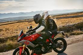 Xr stands for an uncompromising mix of sportiness and touring capability. Die Neue Bmw F 900 R Und Xr Motorrad Center Mahr