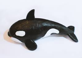Die tiere aus pappmaché lassen sich nicht nur bemalen, sondern auch prima veredeln. Nachhaltigkeit Im Kinderzimmer Spielzeug Orca Diy Artandalmonds