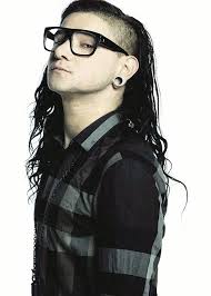 12 Meilleures Coiffures Undercut Pour Hommes Coiffures Elegantes Et Modernes Mens Hairstyles Undercut Skrillex Electronic Dance Music