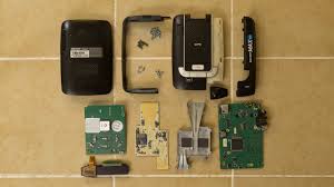 When passing a radar signal, the arrows will move from facing forwards to back when the rear antenna spots the signal. Escort Max360 Teardown Youtube