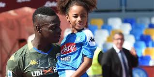 View the player profile of forward mario balotelli, including statistics and photos, on the official website of the premier league. Cerita Mario Balotelli Cetak Gol Saat Anaknya Pakai Jersey Napoli Bola Net