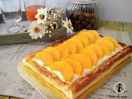 La torta paradiso alle pesche è un dolce fresco, dal sapore leggero ma intenso al tempo stesso, che si rifà alla classica torta paradiso e che sarà perfetto per qualsiasi stagione dell'anno dal momento che si può preparare utilizzando delle pesche fresche o sciroppate. Torta Sfogliata Alla Crema E Pesche Dolci Da Sogno