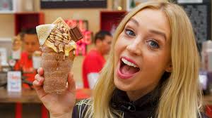 Photographer Bryant Eslava Accused of Soliciting Nude Fan Photos