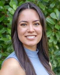 Robyn Nicholas's Instagram, Twitter & Facebook