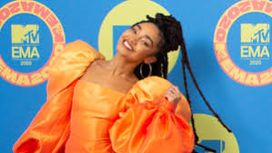 Her birthday, what she did before fame, her family life, fun trivia facts she was raised by her parents, john pinnock and deborah thornhill, and has two sisters named sarah and. G1ptbmxza8zhqm