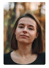 Caroline Dickson's Instagram, Twitter & Facebook