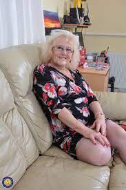 British bbw granny - XXX Dessert - Picture 2