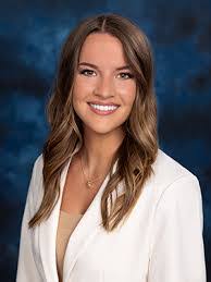 Liz Hendrix's Instagram, Twitter & Facebook