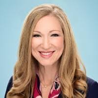 Linda Loi's Instagram, Twitter & Facebook