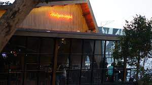 Mican adalah salah satu program dari holywings di mana mencoba untuk memberikan informasi dan juga bercerita di wilayah. Holywings Surabaya Review Laura Angelia