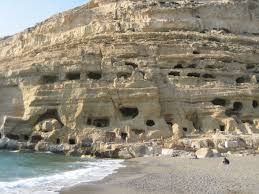 Die situation mit den und es ist leicht zu sagen, dass sie an einen anderen ort in matala gehen sollten …. A Look Into The Hippie Caves Of Matala That Joni Mitchell Called Home