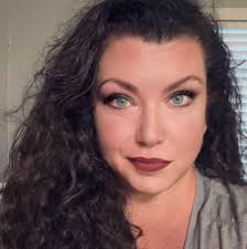 Looking for some who can cut my daughters curly hair.