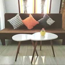 Model ini juga bisa anda jadikan sebagai model set meja kursi di ruang tamu anda. Rekomendasi 7 Model Meja Tamu Kayu Yang Menawan