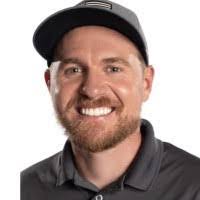 Shelby Clement's Instagram, Twitter & Facebook